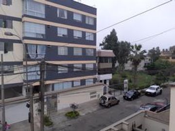 SE VENDE AMPLIA CASA EN MAYORAZGO 4TA ETAPA - ATE