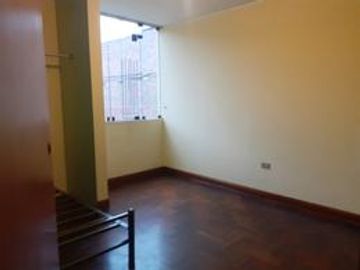 SE VENDE AMPLIA CASA EN MAYORAZGO 4TA ETAPA - ATE