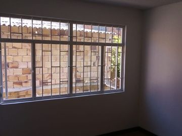 VENDO CASA BARRIO PASTRANITA KENNEDY BOGOTA AMPLIA, RENTABLE, CONTIGUA A CASABLANCA y CLINICA COLSUBSIDIO ROMA