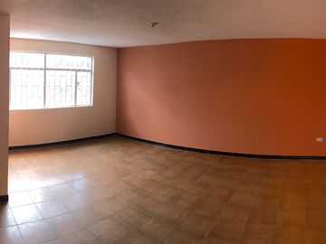 VENDO CASA BARRIO PASTRANITA KENNEDY BOGOTA AMPLIA, RENTABLE, CONTIGUA A CASABLANCA y CLINICA COLSUBSIDIO ROMA