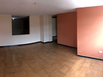 VENDO CASA BARRIO PASTRANITA KENNEDY BOGOTA AMPLIA, RENTABLE, CONTIGUA A CASABLANCA y CLINICA COLSUBSIDIO ROMA