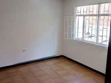 VENDO CASA BARRIO PASTRANITA KENNEDY BOGOTA AMPLIA, RENTABLE, CONTIGUA A CASABLANCA y CLINICA COLSUBSIDIO ROMA