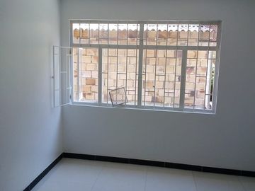 VENDO CASA BARRIO PASTRANITA KENNEDY BOGOTA AMPLIA, RENTABLE, CONTIGUA A CASABLANCA y CLINICA COLSUBSIDIO ROMA