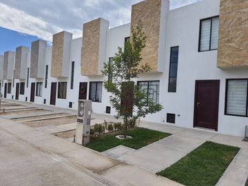 CASAS EN VENTA EN PRIV  EN SDG CON REC EN PB