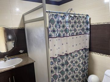 Atuntaqui - De venta Hermosa casa cerca al estadio de Atuntaqui