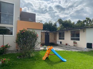 Atuntaqui - De venta Hermosa casa cerca al estadio de Atuntaqui