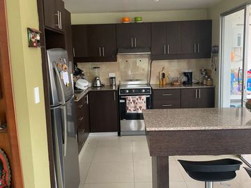 Atuntaqui - De venta Hermosa casa cerca al estadio de Atuntaqui