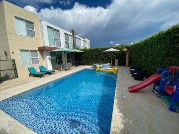 casa en venta en conjunto en Ricaurte- Cundinamarca