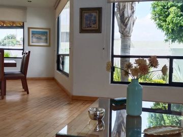 Casa en venta Juriquilla con jardin y cuarto de servicio