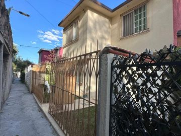 Casa en Unidad Habitacional Petroquímica, Naucalpan de Juárez