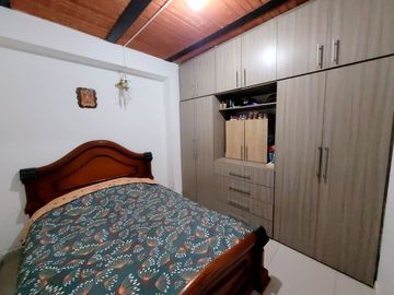 CASA DE 3 PISOS INDEPENDIENTES EN SANTA ISABEL, DOSQUEBRADAS