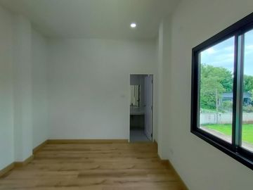 Newly built house for sale, near Kad Farang, SIBS, Lanna school, on Chiang Mai-Hang Dong Road