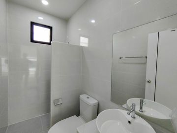 Newly built house for sale, near Kad Farang, SIBS, Lanna school, on Chiang Mai-Hang Dong Road