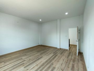 Newly built house for sale, near Kad Farang, SIBS, Lanna school, on Chiang Mai-Hang Dong Road