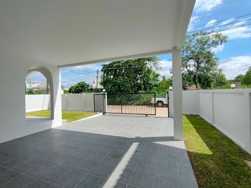 Newly built house for sale, near Kad Farang, SIBS, Lanna school, on Chiang Mai-Hang Dong Road