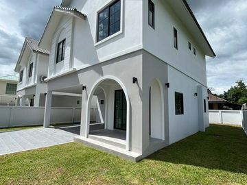 Newly built house for sale, near Kad Farang, SIBS, Lanna school, on Chiang Mai-Hang Dong Road
