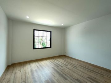 Newly built house for sale, near Kad Farang, SIBS, Lanna school, on Chiang Mai-Hang Dong Road
