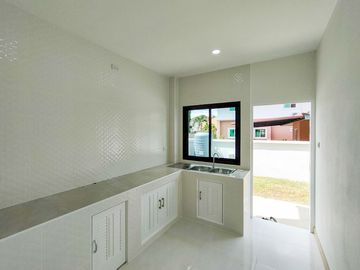 Newly built house for sale, near Kad Farang, SIBS, Lanna school, on Chiang Mai-Hang Dong Road