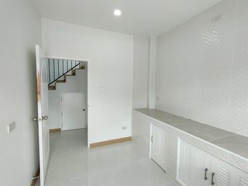 Newly built house for sale, near Kad Farang, SIBS, Lanna school, on Chiang Mai-Hang Dong Road