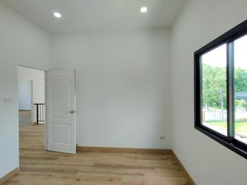 Newly built house for sale, near Kad Farang, SIBS, Lanna school, on Chiang Mai-Hang Dong Road