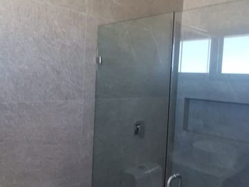 Casa en Venta en BOSQUES DEL REFUGIO,  Cada recamara con baño