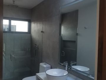 Casa en Venta en BOSQUES DEL REFUGIO,  Cada recamara con baño