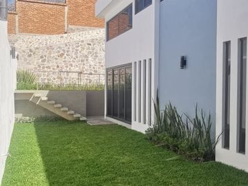 Casa en Venta en BOSQUES DEL REFUGIO,  Cada recamara con baño