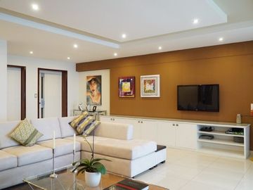 VENDO DEPARTAMENTO EN MALECON CISNEROS 3 DORM 2 COCHERAS $455000