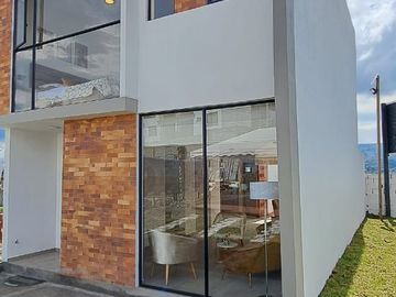 Playa Chica, casas de venta en el Club Privado EL MIRLO, 3 alcobas, 2 estacionamientos, terraza
