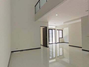 DEKAT RAYA MERR! Rumah Araya 2 Galaxy Bumi Permai 2 Lantai Dekat Manyar Klampis Kertajaya SHM