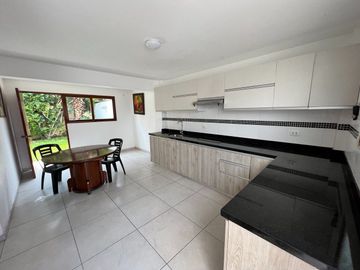VENTA DE AMPLIA CASA POR EL ÓVALO HIGUERETA en SURCO