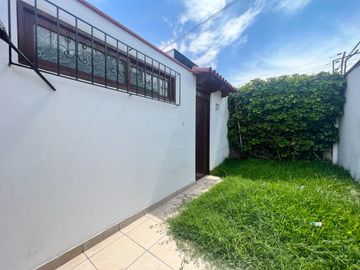 VENTA DE AMPLIA CASA POR EL ÓVALO HIGUERETA en SURCO