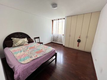 VENTA DE AMPLIA CASA POR EL ÓVALO HIGUERETA en SURCO