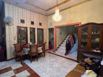 Rumah Hook, 150 Meter Ke Jalan Panjang Kebon Jeruk