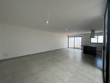 VENTA CASA CON ESTUDIO O RECAMARA EN PLANTA BAJA GRAND JURIQUILLA