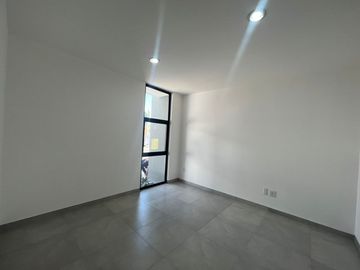 VENTA CASA CON ESTUDIO O RECAMARA EN PLANTA BAJA GRAND JURIQUILLA