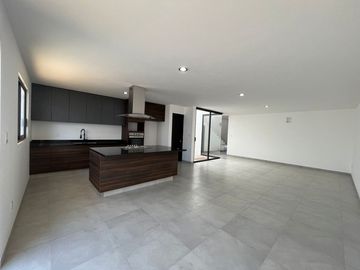 VENTA CASA CON ESTUDIO O RECAMARA EN PLANTA BAJA GRAND JURIQUILLA