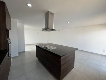 VENTA CASA CON ESTUDIO O RECAMARA EN PLANTA BAJA GRAND JURIQUILLA