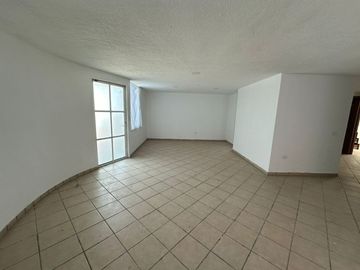 VENTA CASA AMPLIA ZONA MOMOXPAN PUEBLA