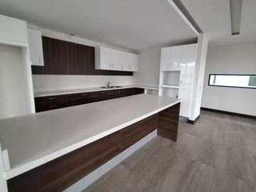 Pent-house 3 habitaciones más terraza, González Suárez