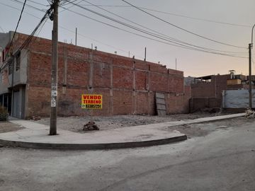 VENTA TERRENO ATE URB. REAL STA CLARA INGRESANDO POR PISTA NUEVA 251M2
