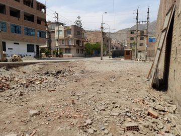 VENTA TERRENO ATE URB. REAL STA CLARA INGRESANDO POR PISTA NUEVA 251M2