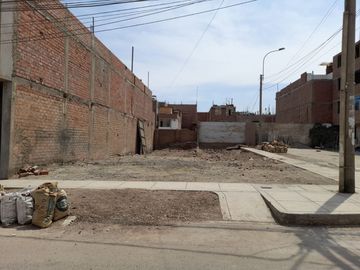 VENTA TERRENO ATE URB. REAL STA CLARA INGRESANDO POR PISTA NUEVA 251M2