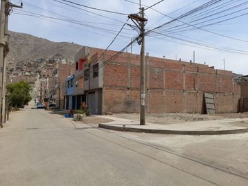 VENTA TERRENO ATE URB. REAL STA CLARA INGRESANDO POR PISTA NUEVA 251M2
