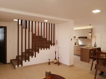 CASA   EN VENTA POR ESTRENAR . IZAMBA. AMBATO!!