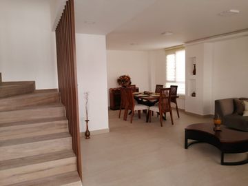 CASA   EN VENTA POR ESTRENAR . IZAMBA. AMBATO!!