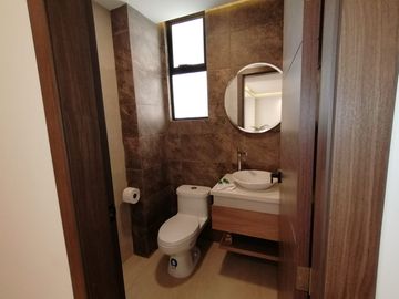 CASA   EN VENTA POR ESTRENAR . IZAMBA. AMBATO!!