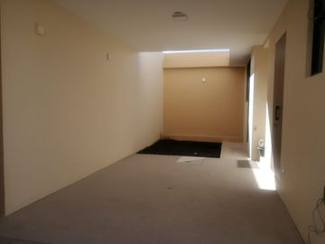 CASA   EN VENTA POR ESTRENAR . IZAMBA. AMBATO!!