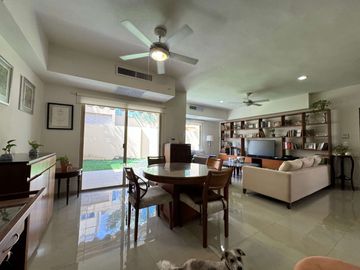Casa con con jardín, alberca, Casa Club, cenote y Area de juegos, Allegranza, Playa del carmen.
