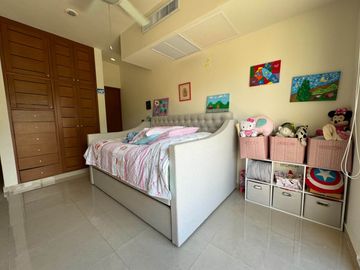 Casa con con jardín, alberca, Casa Club, cenote y Area de juegos, Allegranza, Playa del carmen.